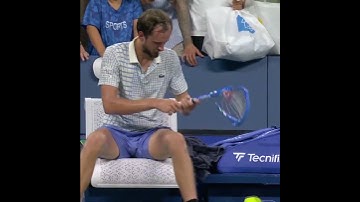 Daniil Medvedev throws TANTRUM in front of kid after getting knocked out of US Open on day one 😖🎾