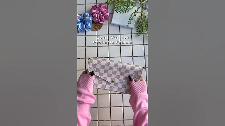 What’s in my bag? | Louis Vuitton #minibag #whatsinmybag #wimb #asmr #bagoftheday #louisvuitton