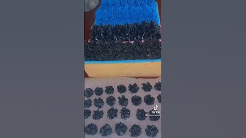 Piping Soap Bloops! #soapbloops #extrasoap #lowwaste #soapfrosting #charcoalsoap #soapmaking #cpsoap