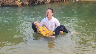 Download Lagu A single mother in trouble, where will the life of mother and child go? MP3 Download Lagu A single mother in trouble, where will the life of mother and child go? MP3
