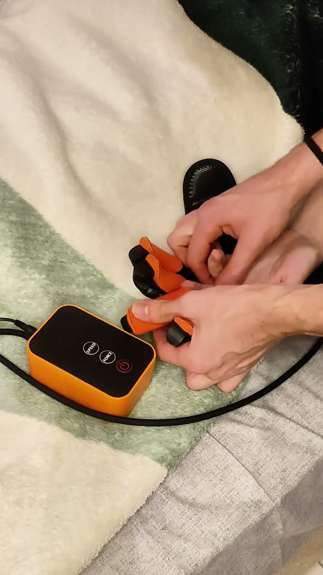 Product Link in Bio ( # 1092 ) @MaviGadgets ? ▶️ Effortless Exercise Automatic Hand Trainer Gloves