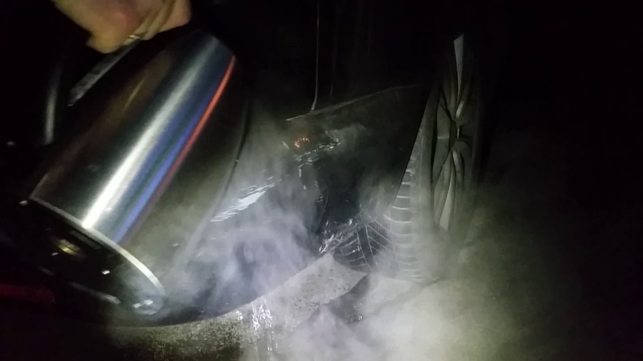 Beule in Stoßstange mit heißem Wasser entfernen! - YouTube