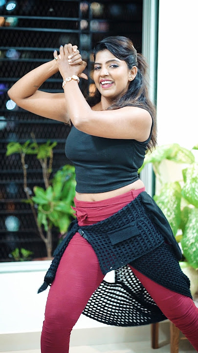 😍 Tujhya majhya premachi godi ♥️ # #madhuripawar #dance #marathi