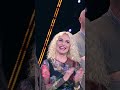 Occhi lucidi di fronte all'esibizione di Maya sulle note di una delle più belle canzoni italiane 🥹