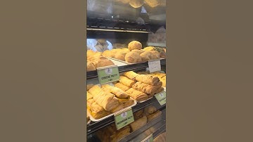 Famous Bakery Shop In Banaras #pizza#burger#patties#creamrolls #shorts#banarasifood#sweet @Khabbu2.0