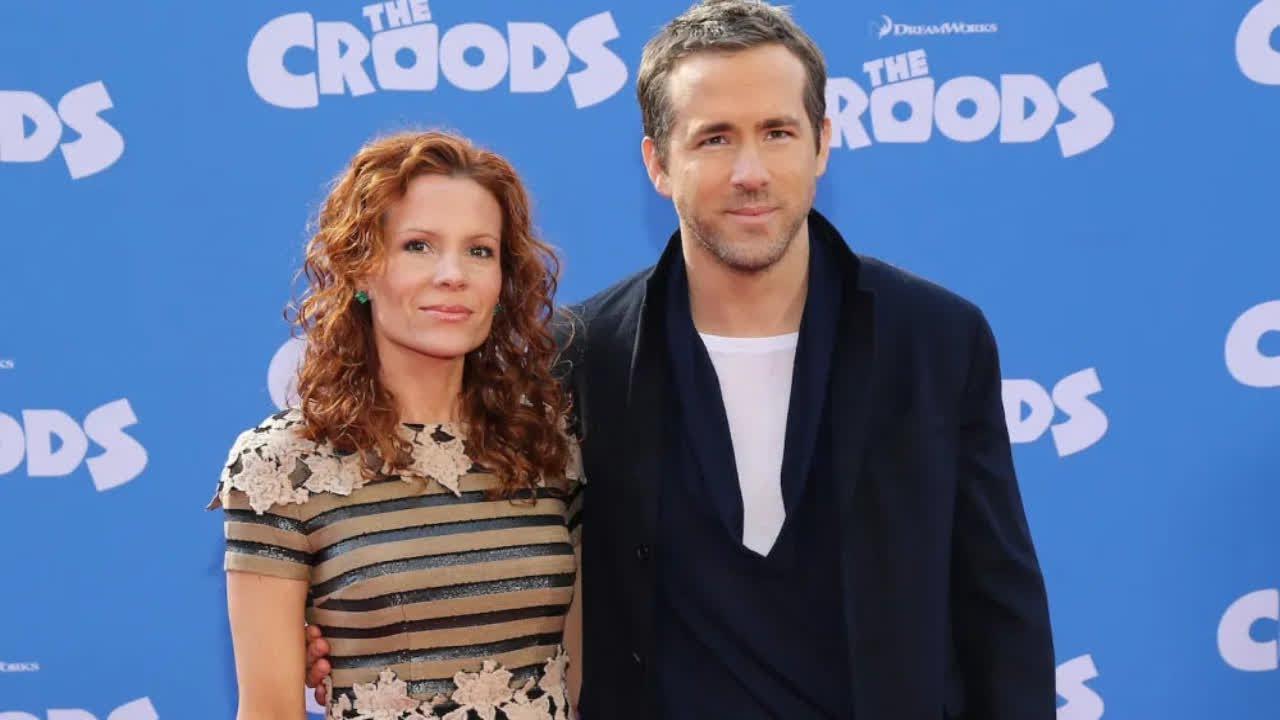 Ryan Reynolds Tries to Kiss His SisterinLaw Robyn Lively in ‘Doogie