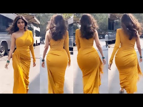 Dhadkan Girl Shilpa Shetty Slayer Entry in Yellow Skinny Dress Strolling outside Vanity Van