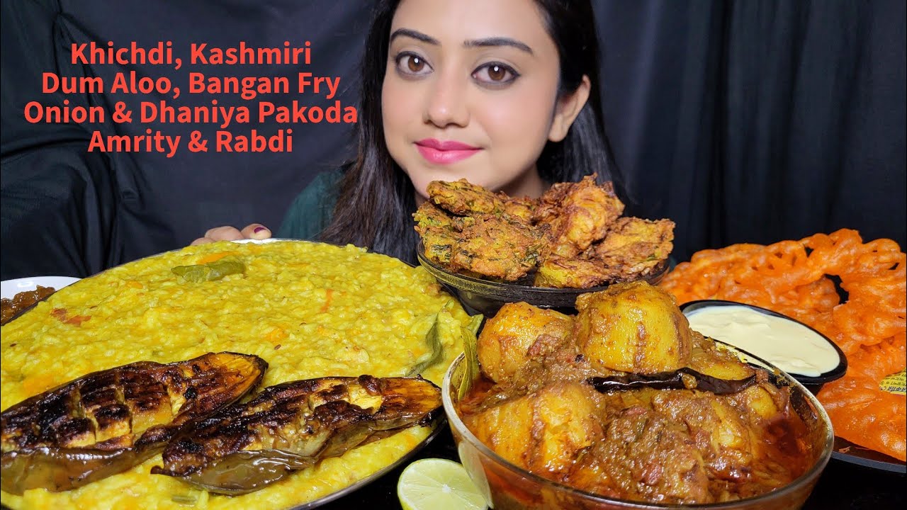 ASMR EATING Khichuri, kasmiri Dum Alu, Onion & Dhaniya Pakoda, Amrity Rabdi | Mukbang | Big Bites 