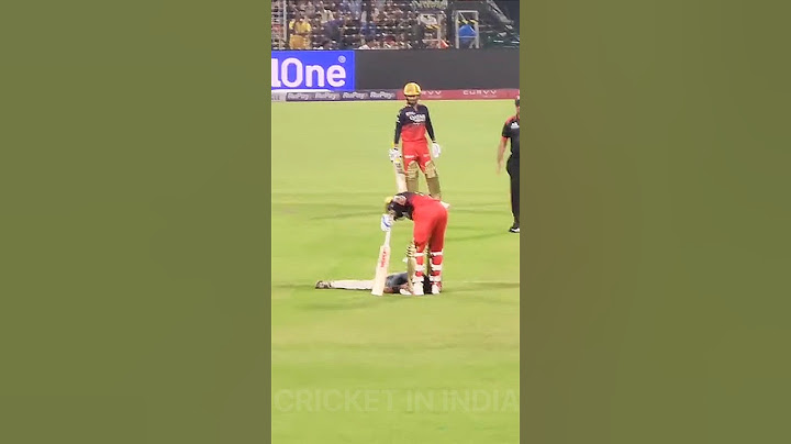 Virat Kohli Fan Touched his Feet then Virat did This Won Everyone Heart 😍 #Viratkohli #Msdhoni