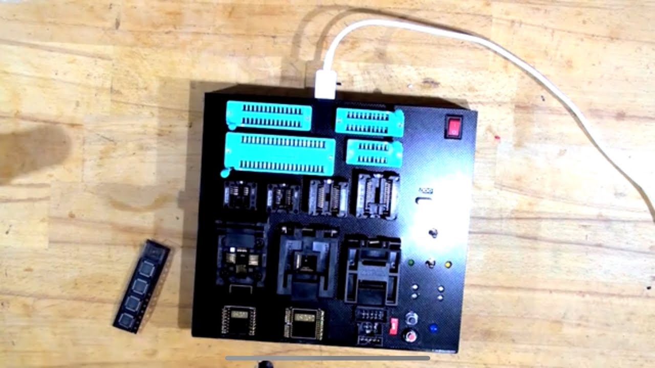 MUST HAVE!!! Universal Arduino Programmer (How To Build Your Own) - YouTube