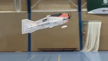 RC Factory Clik 25 eerste vlucht gymzaal 2025