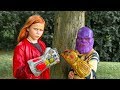 Assistant Scarlet Witch Avenger Protects the Infinity Gauntlet from Thanos Ryan