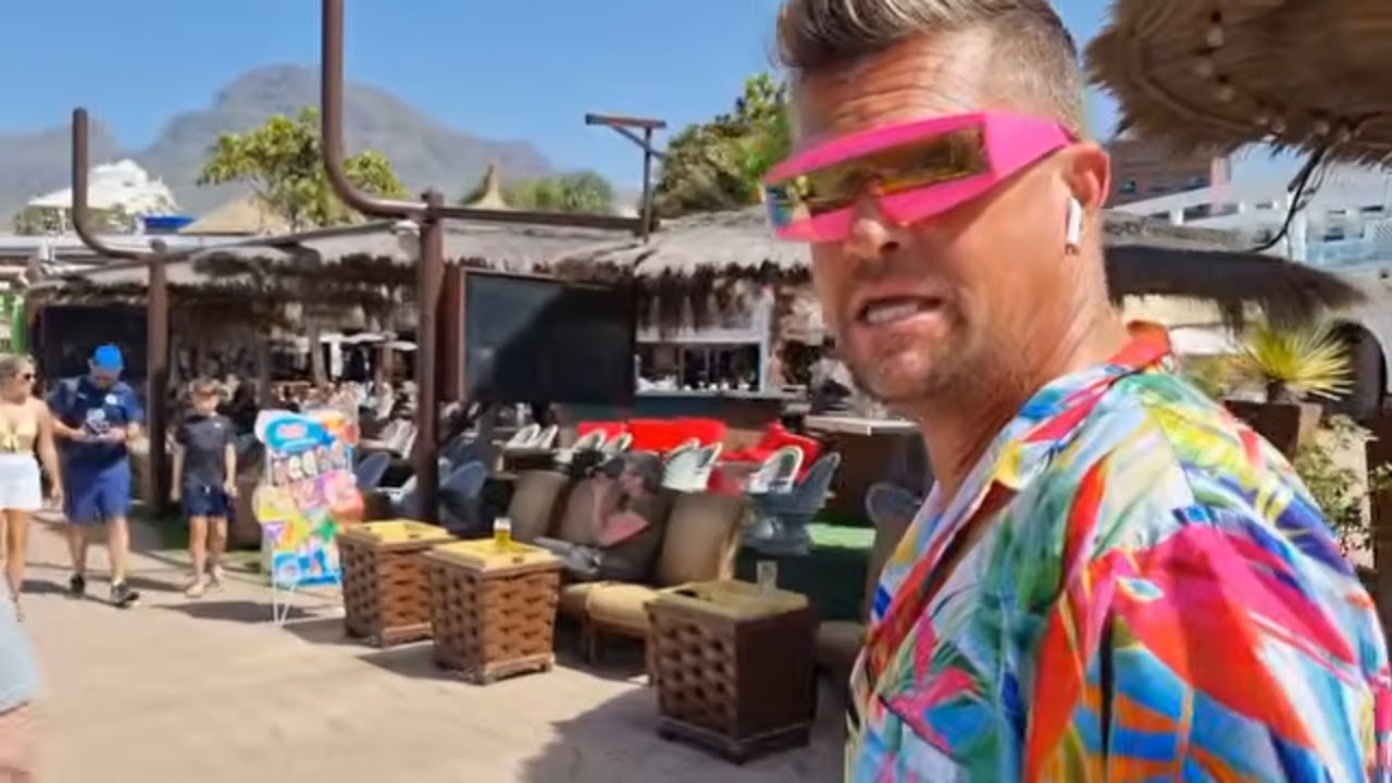 Fanabe TENERIFE Costa Adeje - Surprise Guests.........