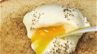 How to Poach an Egg Using a Microwave in 60 Seconds or Less