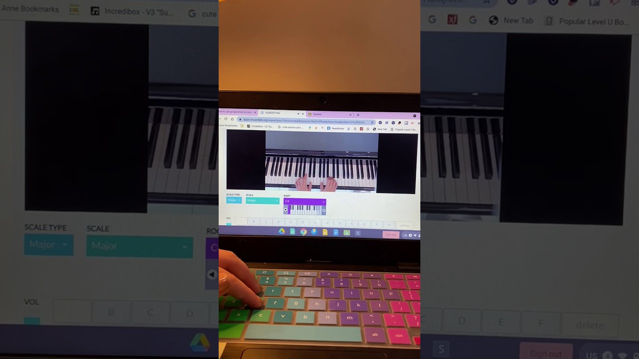 aQWERTYon 2nd assignment 10 songs by Lia Chacon / Mr Velez Virtual Music