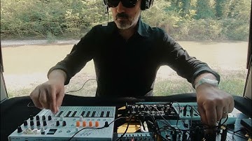 Microfreak, Volca Kick, Volca Sample, Nts1 / Noise Jam