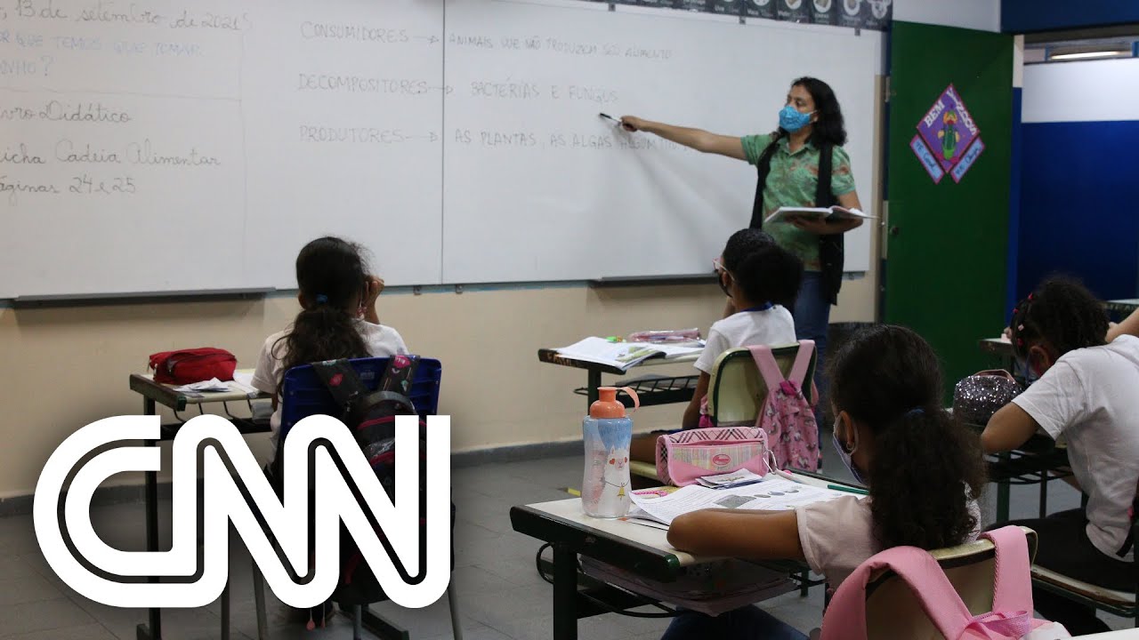 Governo oficializa reajuste de 33,24% em salário de professores | CNN 360°