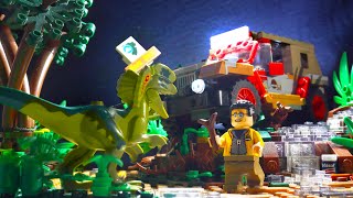 LEGO Jurassic Park - Dilophosaurus attacks Dennis Nedry MOC