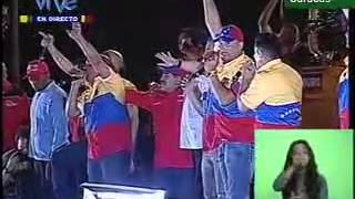 Video voorbeeld van "Venezuela cantó "Chávez Corazón del Pueblo " en el cierre de campaña de Nicolás Maduro"
