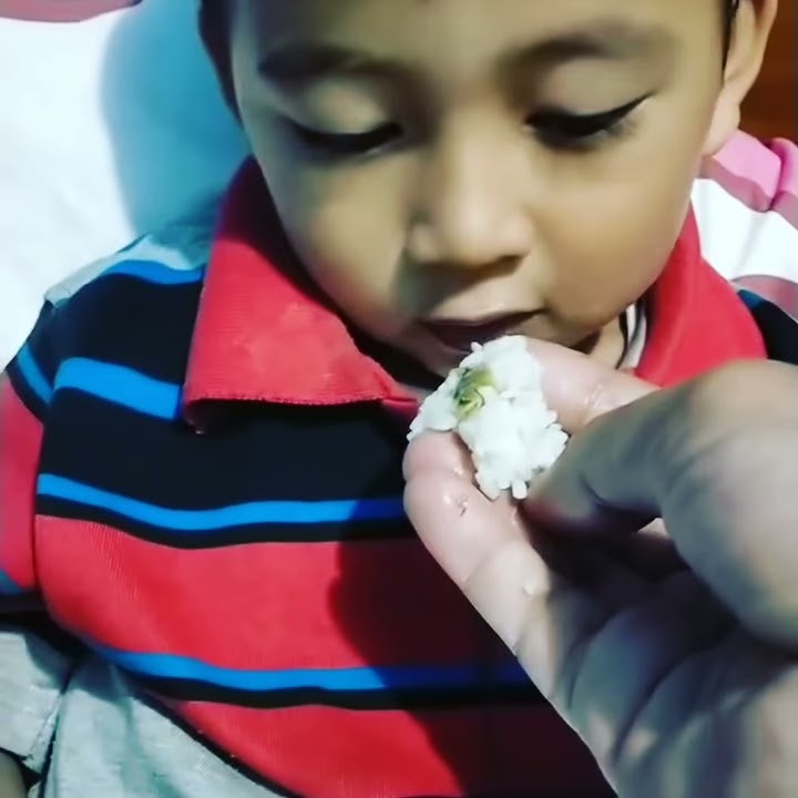 Gaya saat main tablet 😀