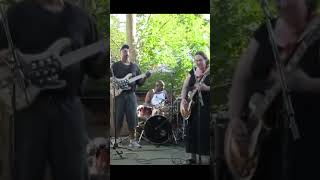 Joanna Connor Unbelievable Slide Solo on Walkin Blues at Carty BBQ in Norwood MA USA