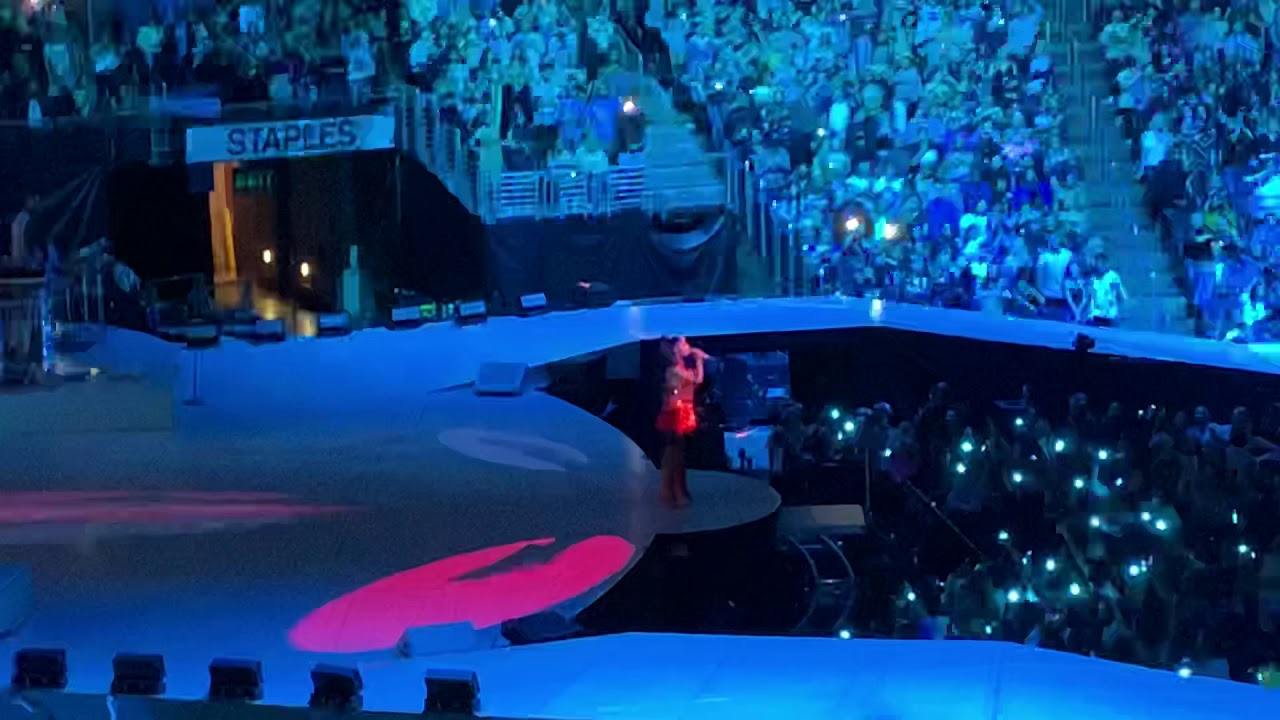 Dangerous Woman/Break Free - Ariana Grande @ STAPLES Center Sweetener World Tour