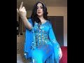 دلع علي المزمار بقميص نوم ازرق 