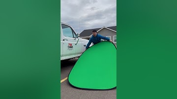 How to Fold a Pop-Up Greenscreen - EASY! #filmmaking #greenscreen #protip