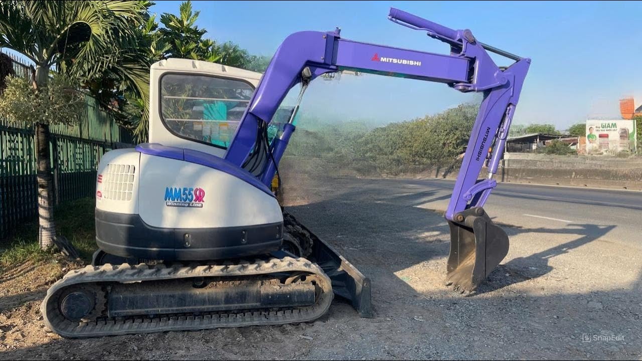 Xe Cuốc Mitsubishi MM55 - Động cơ:  K4N, 4 Kỳ, 4 Xi Land Thẳng Hàng. GIÁ BÁN TẠI BÃI 230 Triệu