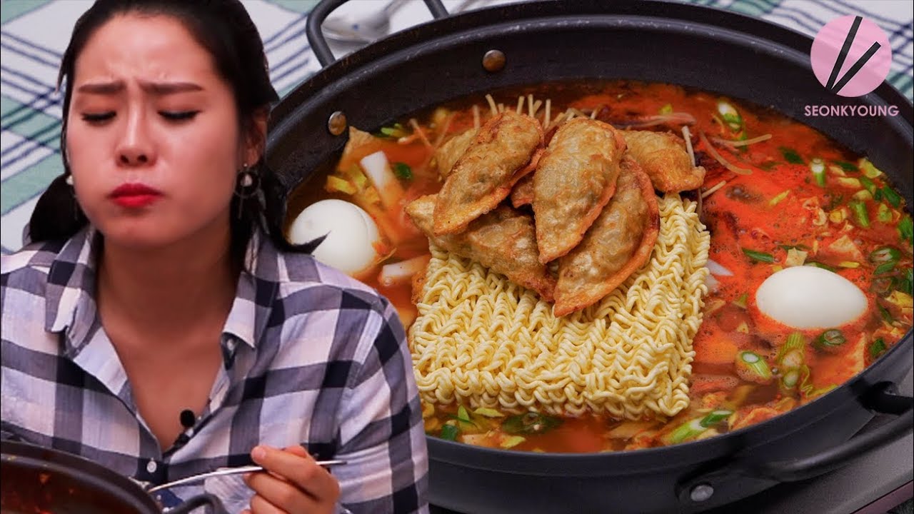 Dumpling Hot Pot, Korean Mandu Jeongol Recipe & Video - Seonkyoung