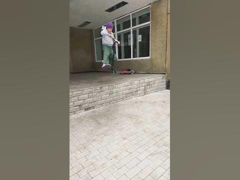 вспомнил пару трюков на скуте друга, на этой неделе покупаю стрит деку ...