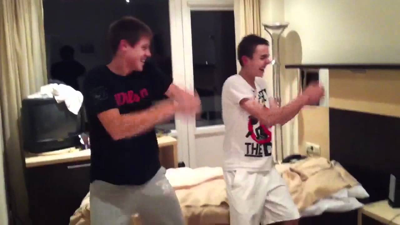 Мелюк - звезда контакта, а теперь и YoutubA