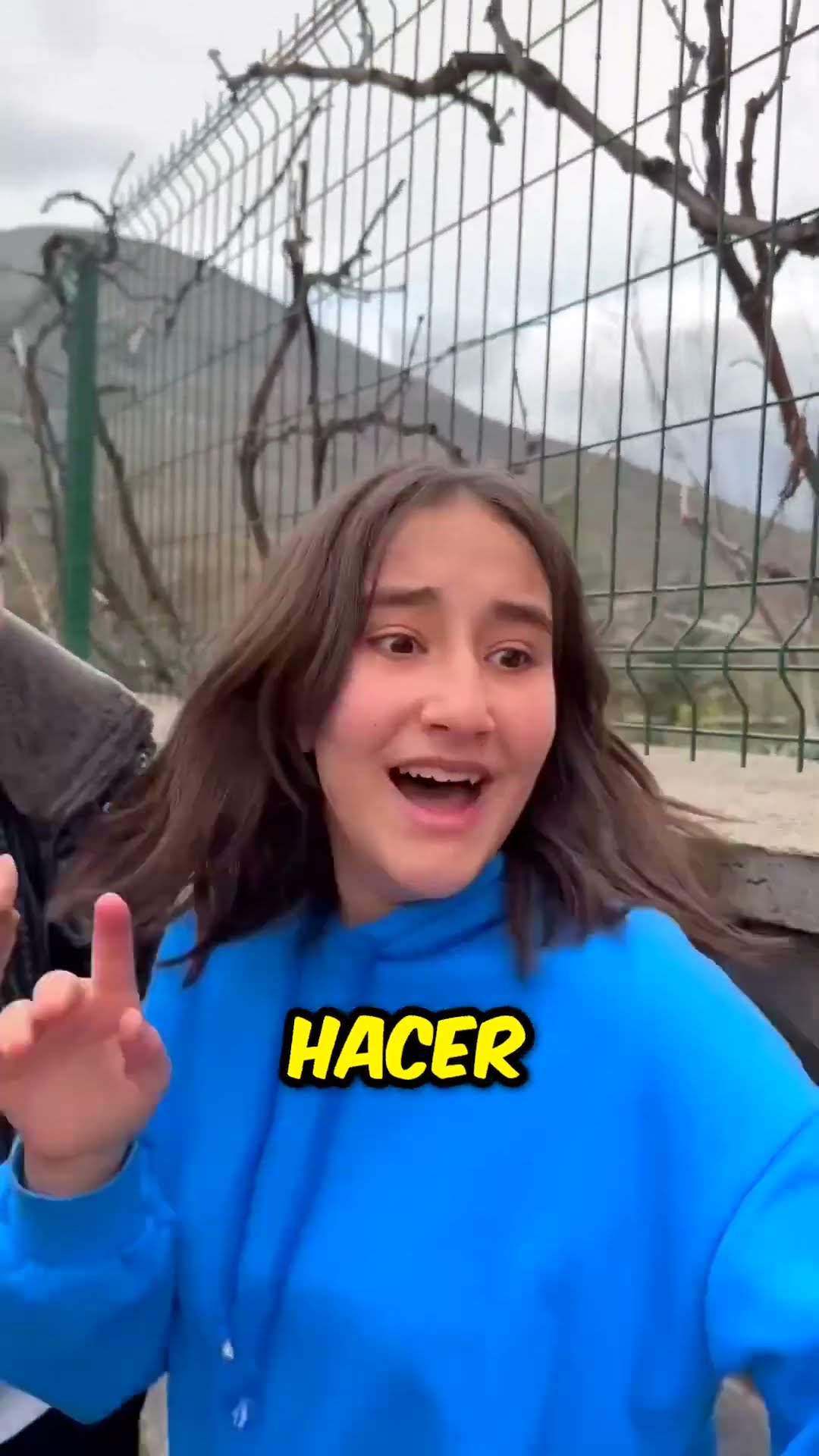 ¡El niño se convierte en Spiderman, pero le sale mal! #shorts