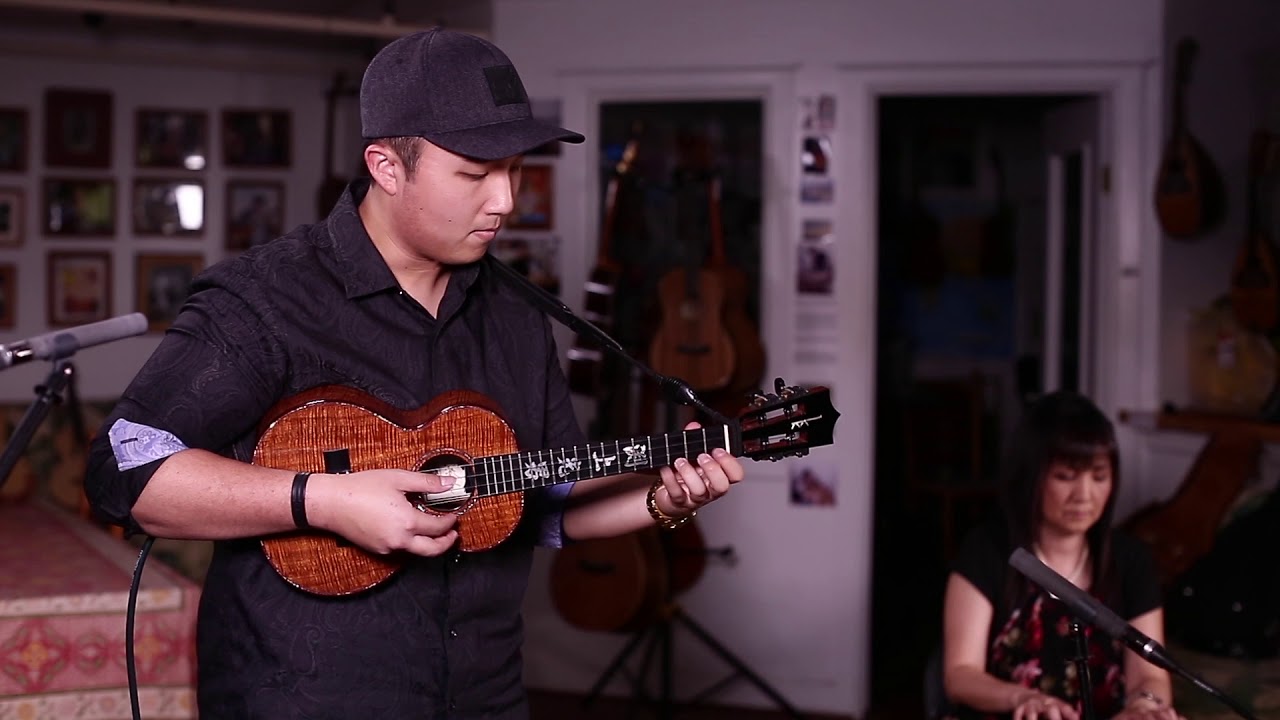 Kris Fuchigami Raindrops Keep Falling On My Head Ukulele Instrumental Youtube