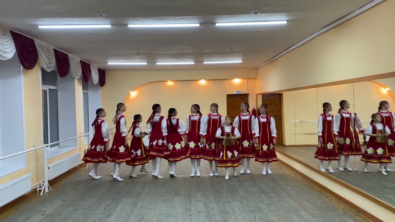 Русский танец с ложками «Наигрыш»