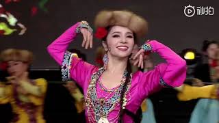 Uyghur dance - Gulmire Memet Resimi