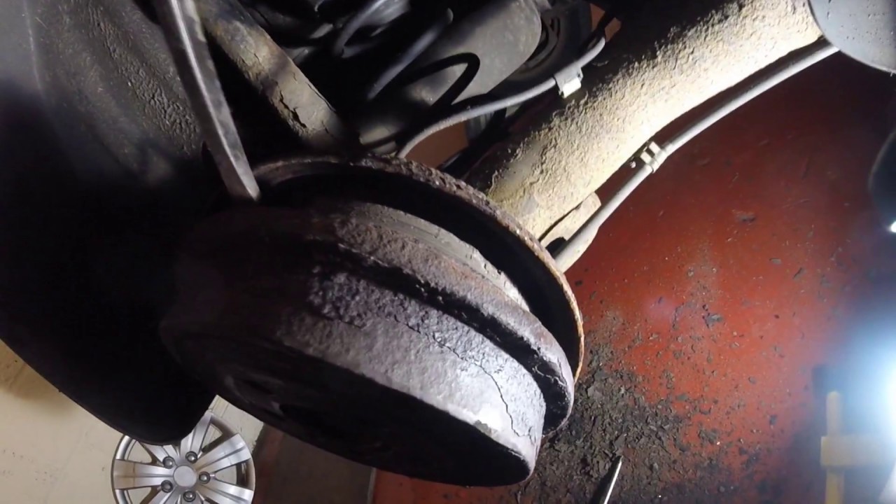 Replacing the rear brake pads. Замена задние тормозные колодки Volkswagen Polo Replacing the rear brake pads. Замена задние тормозные колодки Volkswagen Polo