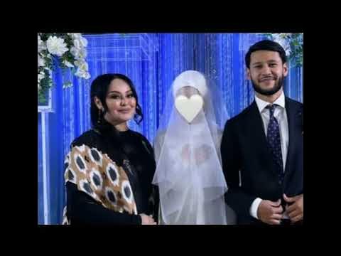 Xotinimning bogziga tiqildi Yigit entrywayda bir joja sikdi