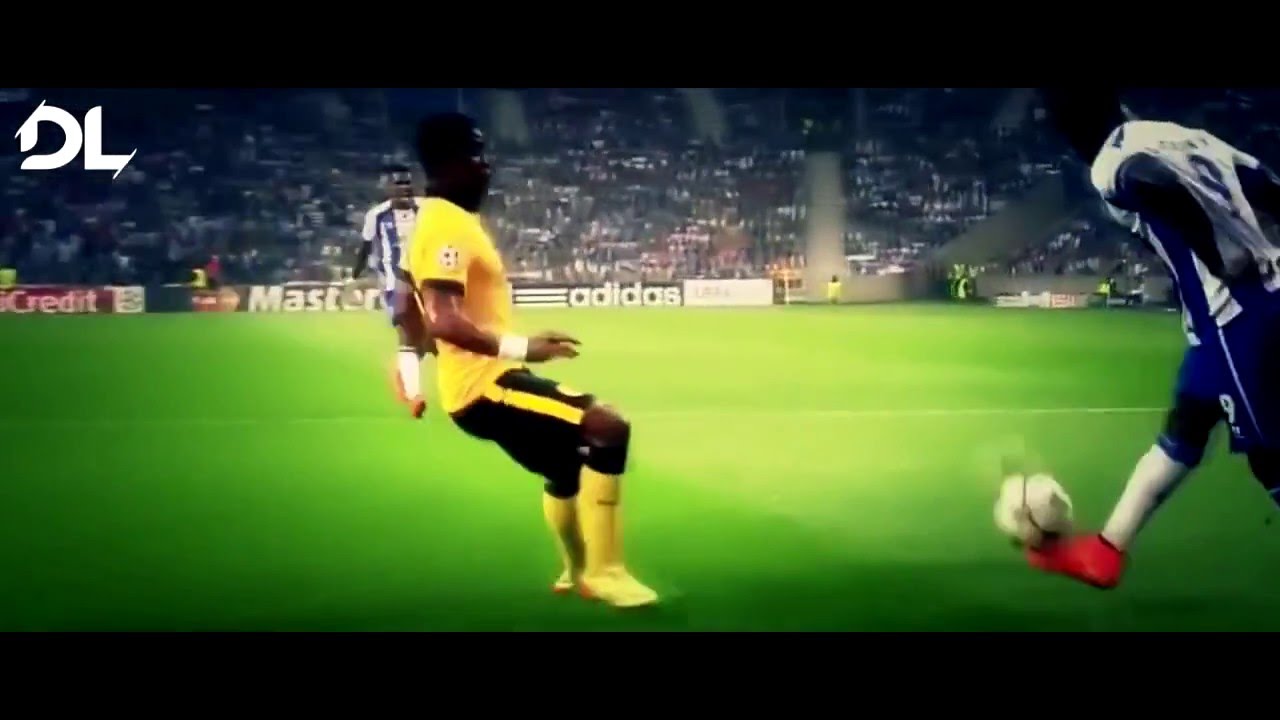 Best Football Tricks Skills 2015 YouTube best-football-tricks-skills-2015-youtube