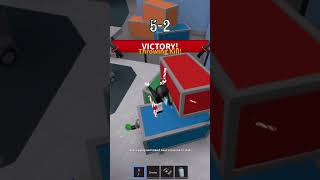 Hope you enjoyed your pizza @Geleafrr 😋🫶/ fit cr: @EmelixTD #1v1 #friends #roblox #mm2 #pvp