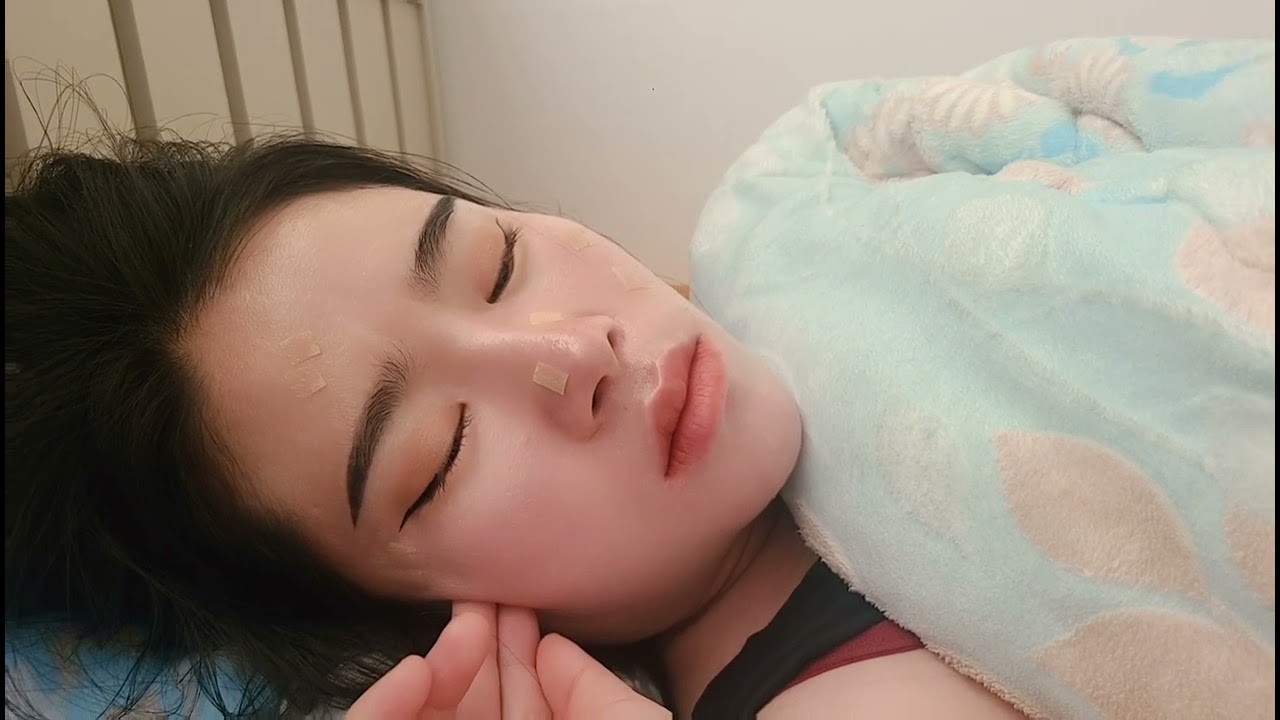 @ 자면서 눈알 굴리는 라오스여자