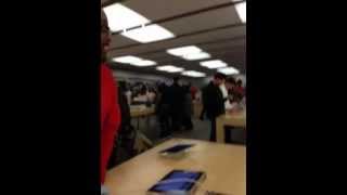 Iphone 5 Spins By Itself In The Apple Store Cycloramic View