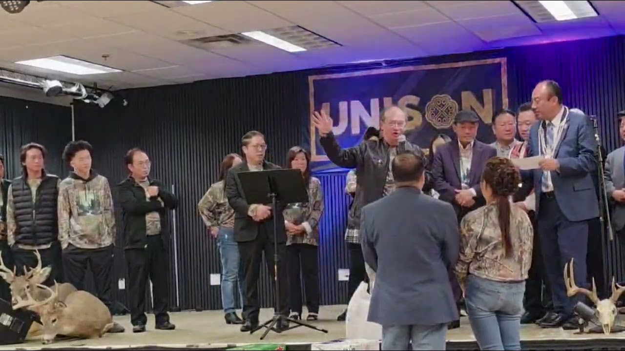 Pab pawg Roob Thuv ua nqaij nruab nrog noj pem unison 12/27/2025