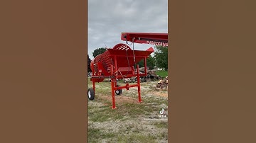 Today we are running our 18-20 firewood processor with our LE-30 conveyor and basic firewood cleaner