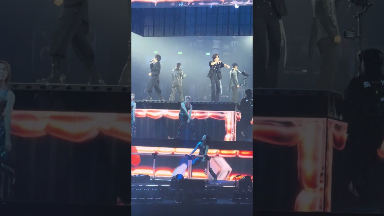 Ask for more F4 #FFOREVER1stWorldTourBKK 20260801