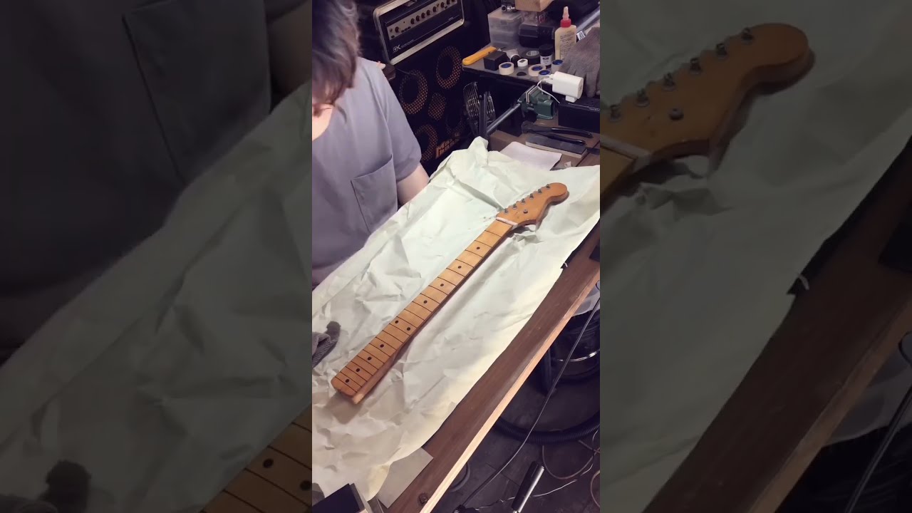 Tokai ST80 1981年製のフレット交換を黙々。今日は指板修正