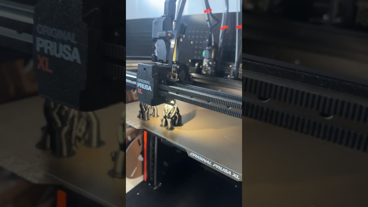 3d printing wolves on the Prusa XL 
