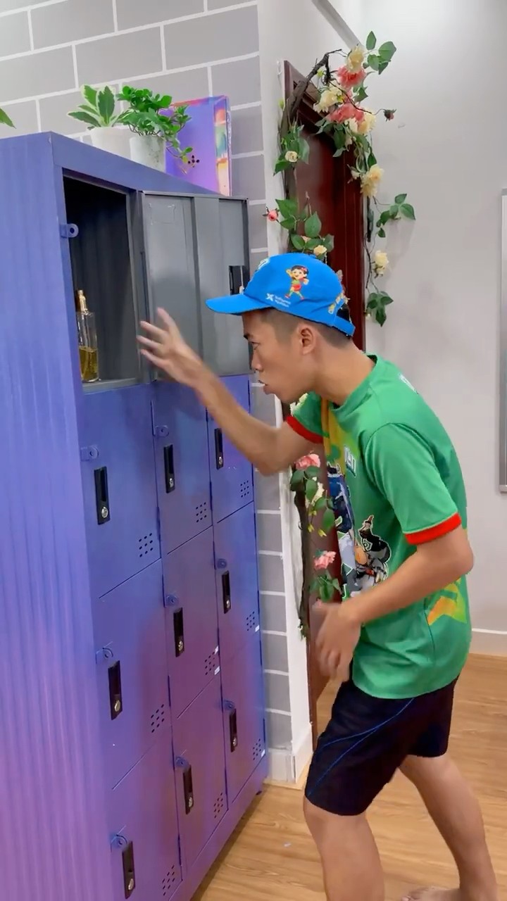 Su Hao comedy: hardworking thief ?