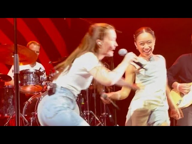 Sigrid & Griff - Head on Fire - Los Angeles 2022