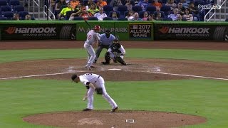 PHI@MIA: Eickhoff goes to second after a balk